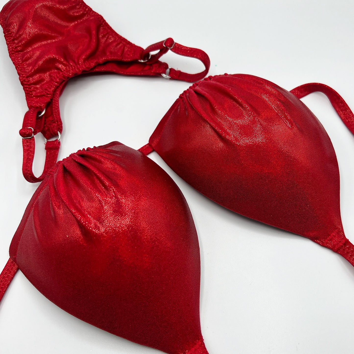 Bikini in posa/bagno bikini rosso metallizzato